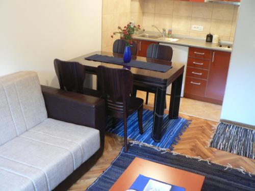 Apartman Sneznik Zlatibor stan na dan smestaj u naselju Kamalj blizu Cigote suma parking