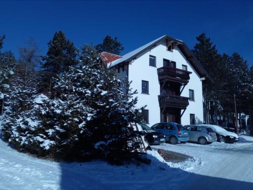 Apartments Madera Zlatibor stan na dan smestaj u naselju Kamalj Srebrna pahulja suma trim staze parking