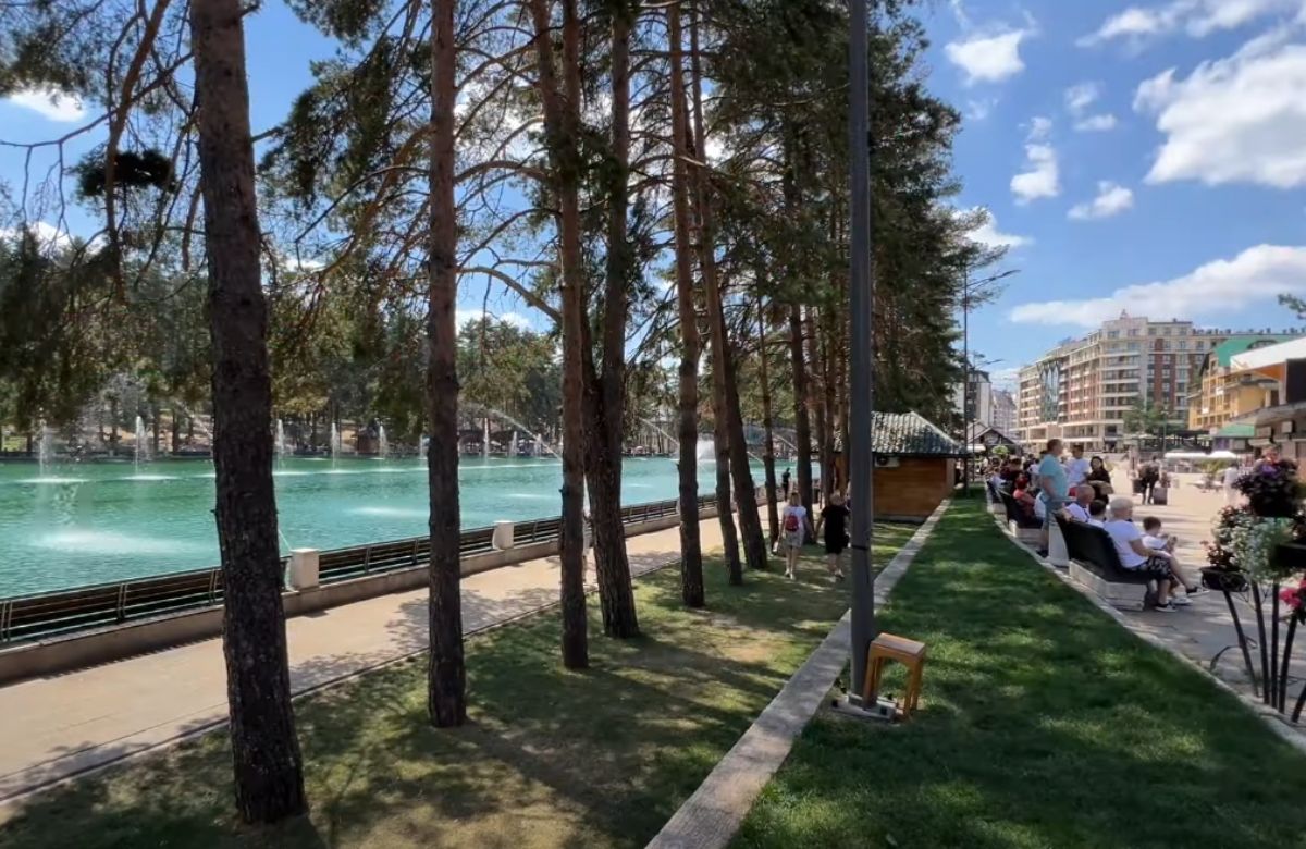 Apartmani u centru Zlatibora blizu jezera i Kraljevog trga šetalište i restorani