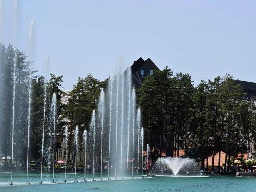 Apartmani Sloboda Zlatibor stan na dan smestaj u Ulici Miladina Pecinara kod centra terasa parking