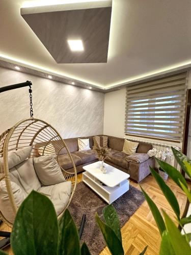 Luksuzni apartman Centar 23M sa terasom i parkingom u strogom centru Zlatibora