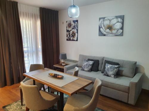 Aura J i P Zlatibor stan na dan smestaj u naselju Sloboda luksuzni apartmani cetiri zvezdice panorama parking