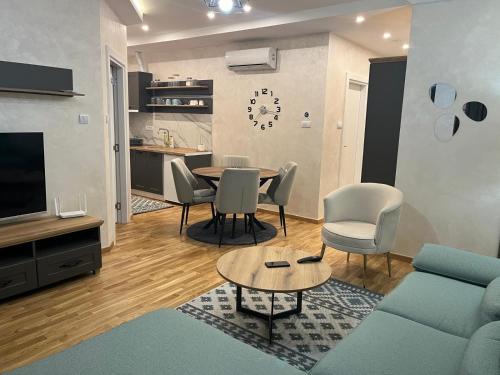 Luksuzni apartmani Central Square na samom Kraljevom trgu pored jezera na Zlatiboru